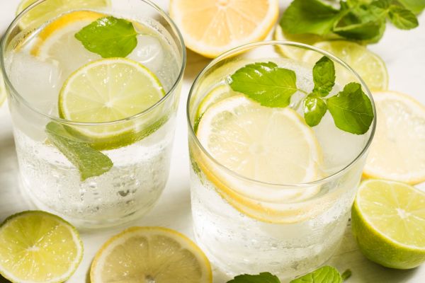  photo of lemon water and mint that shows that it may help detox your system to improve fertility